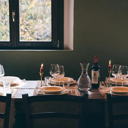 Casa Immersa Nelle Colline Romagnole Couette-café 4*