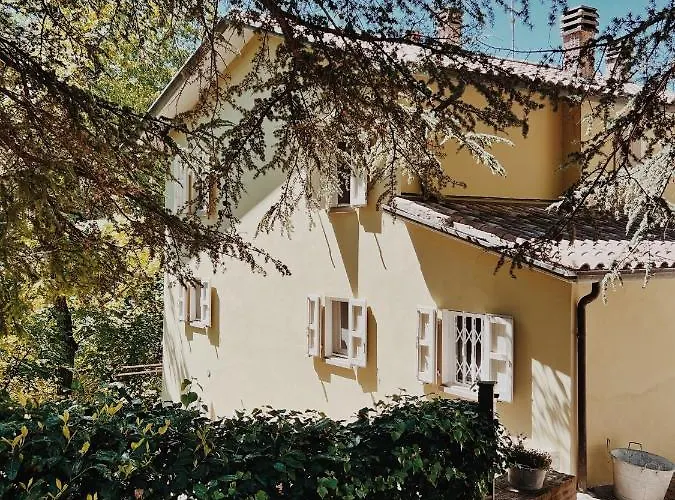 Oda ve Kahvaltı Casa Immersa Nelle Colline Romagnole 4*